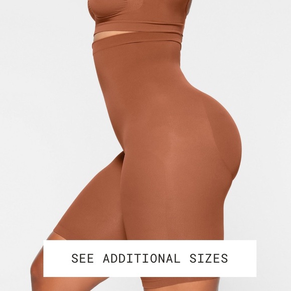 Skims Seamless Sculpt HIGH-WAISTED ABOVE THE KNEE SHORT - Picture 2 of 4